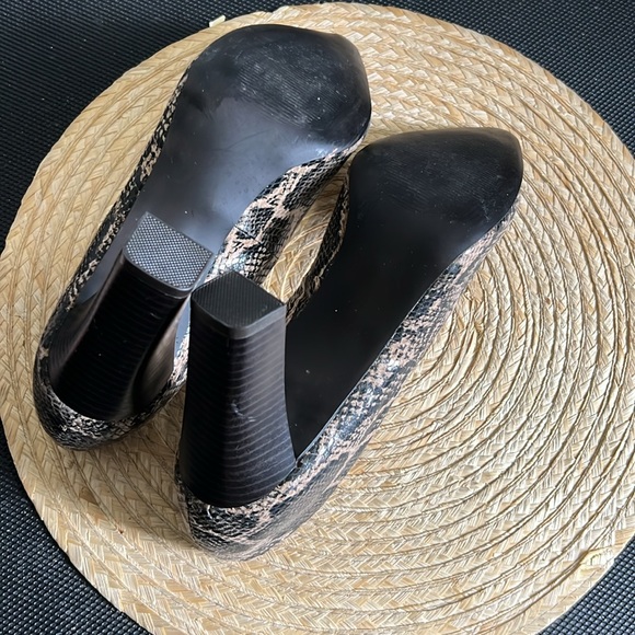 Nygard Collection Animal Print Pointy Toe Block Heel Pump Heel Size 10 - Picture 5 of 15